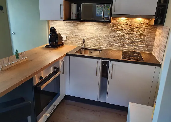 Le Petit Beurre De Cacahuète Et Le Café De Paris * Fully