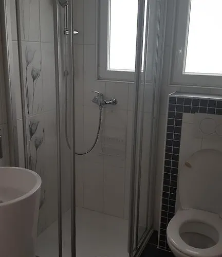 Le Petit Beurre De Cacahuète Et Le Café De Paris